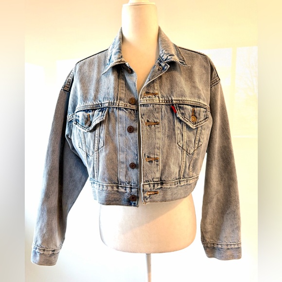 Levi's Cropped Barrel Blue Jean Jacket. - Picture 4 of 14